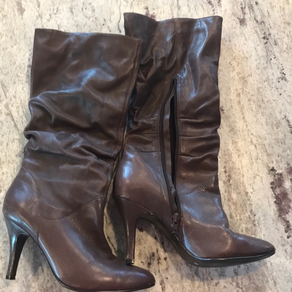 Boots - Picture 3 of 4